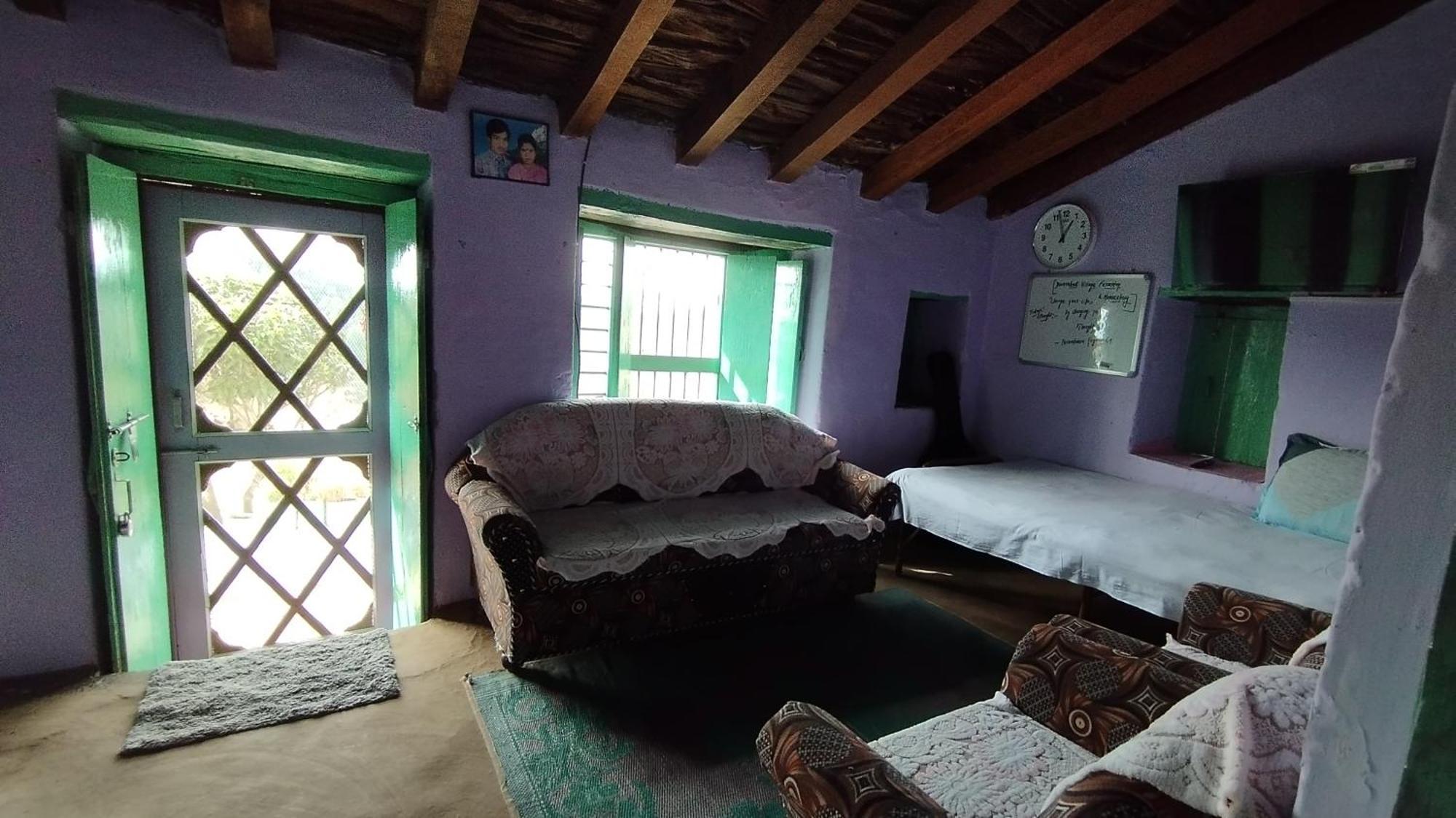 Dwarahat Village Farmstay- Babaji'S Cave Quarto foto