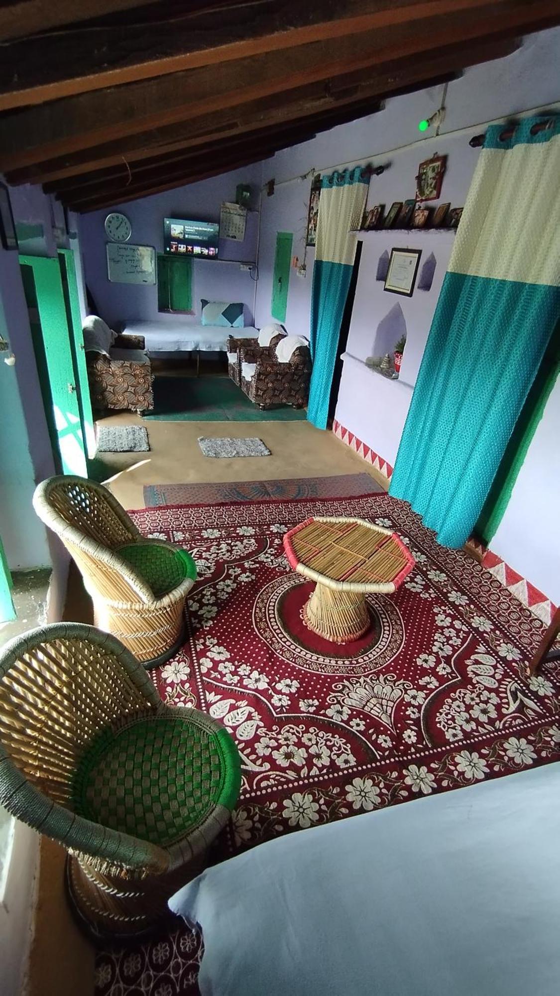 Dwarahat Village Farmstay- Babaji'S Cave Quarto foto