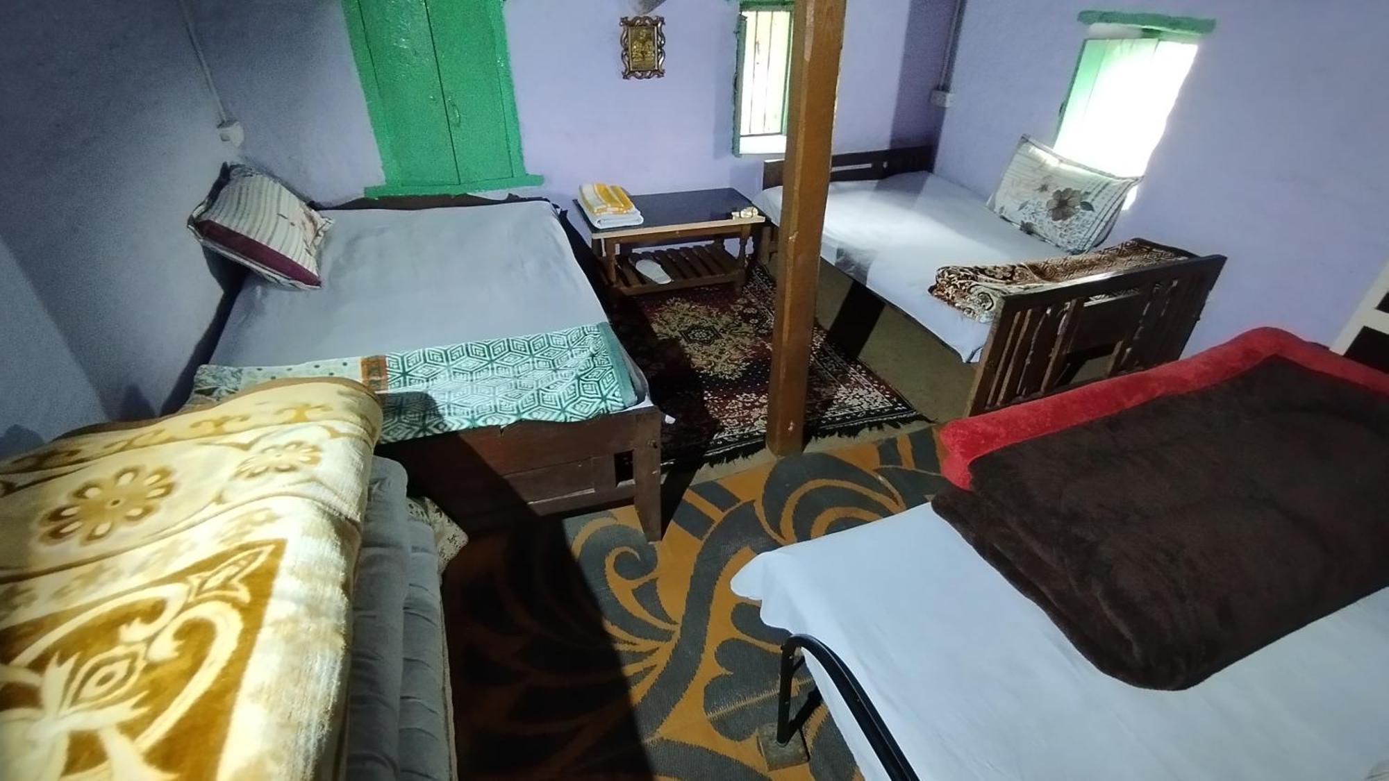 Dwarahat Village Farmstay- Babaji'S Cave Quarto foto